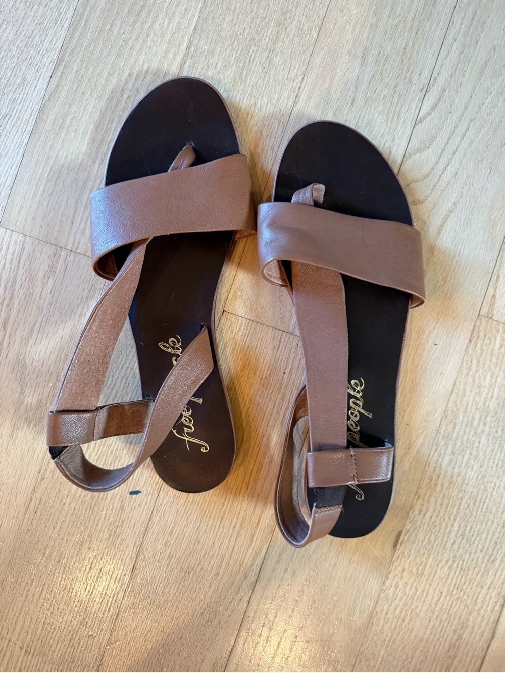 Free People “Under Wraps” Brown Leather Toe-Loop Slide Sandals